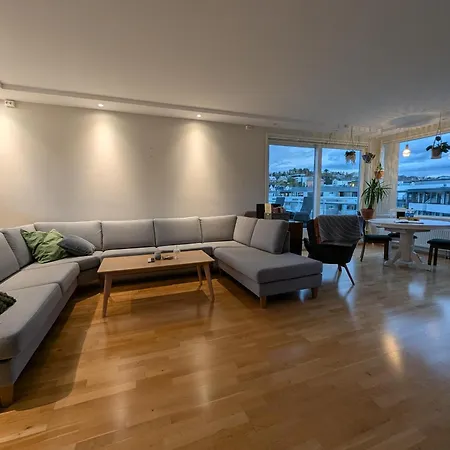 Penthouse With Hot Tub * Tromsø