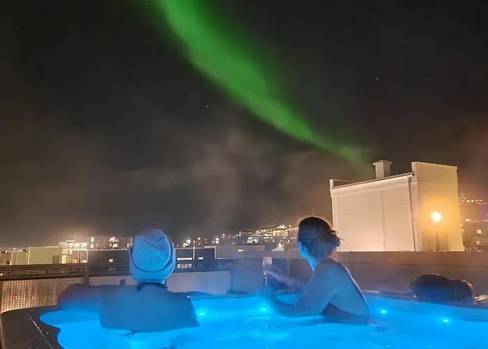 Penthouse With Hot Tub *